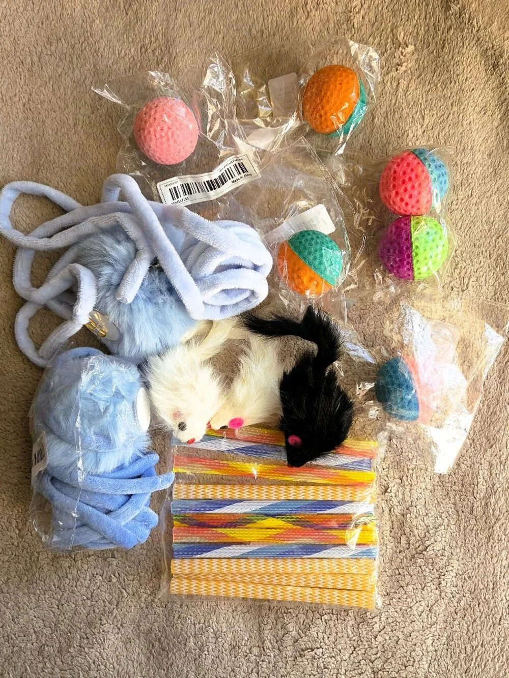 😺 Cat's Toys Balls Mice Fur String with Fur Ball Pets Play Interactive Toys NEW